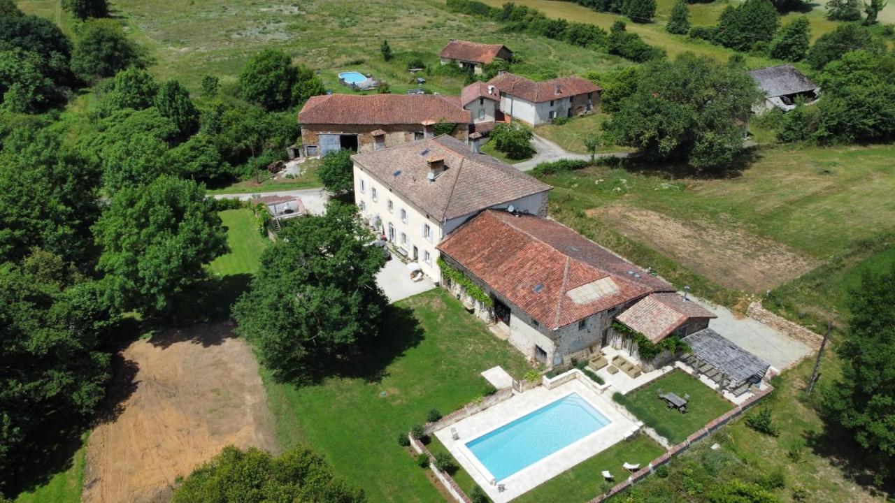 Les Picardies Lesterps エクステリア 写真